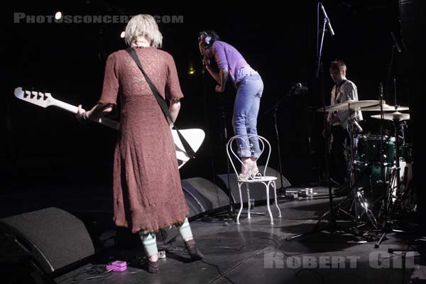 QUEEN ADREENA - 2009-01-16 - PARIS - La Maroquinerie - Katie Jane Garside - Crispin Gray - Nomi Leonard